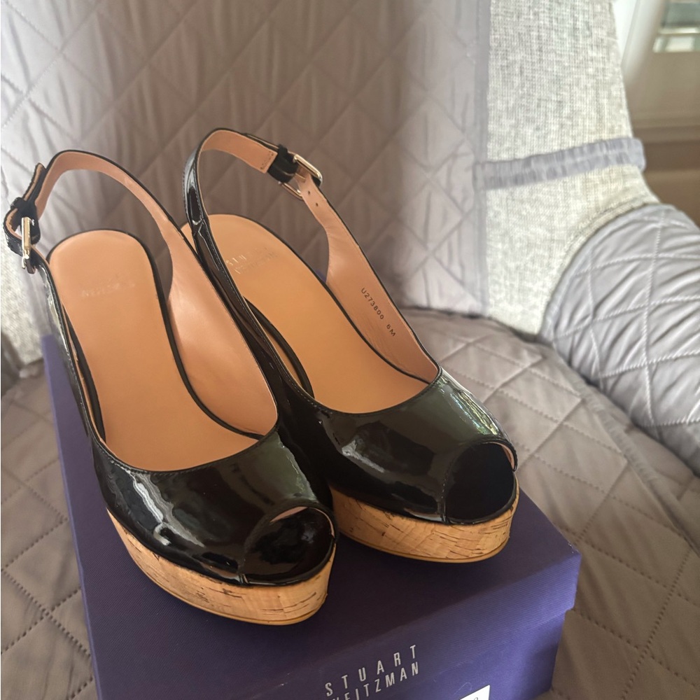 New! Gorgeous stuart Weitzman Jean black patent leather.